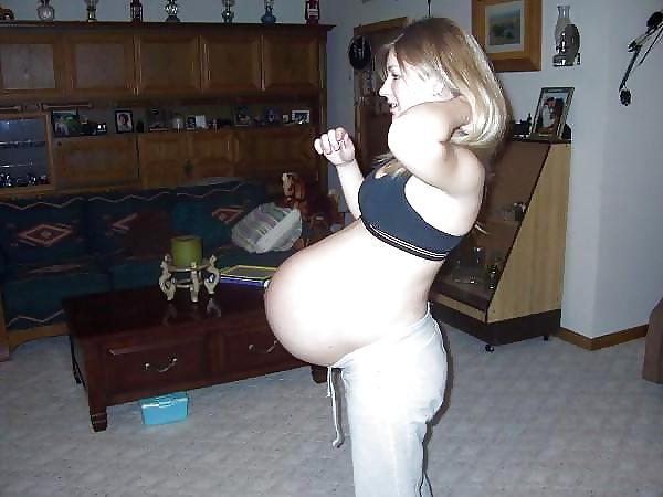 25P Enceinte Ventre nue - Naked pregnant belly 2