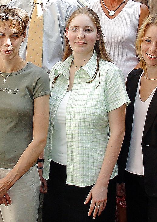 16P LINDA, SO YOUNG, SO SHY AND SO FINE 1