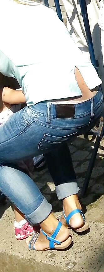 25P Spy old + young sexy ass and panties romanian