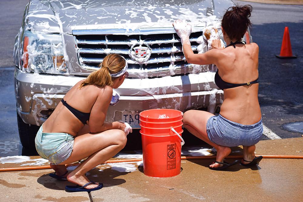 25P CAR Wash and Bikini Babes