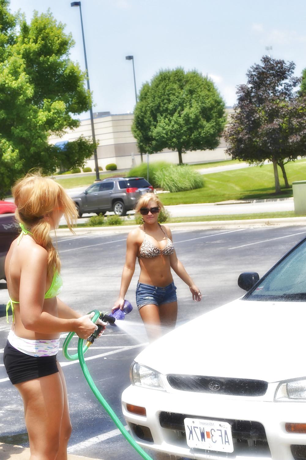 25P CAR Wash and Bikini Babes