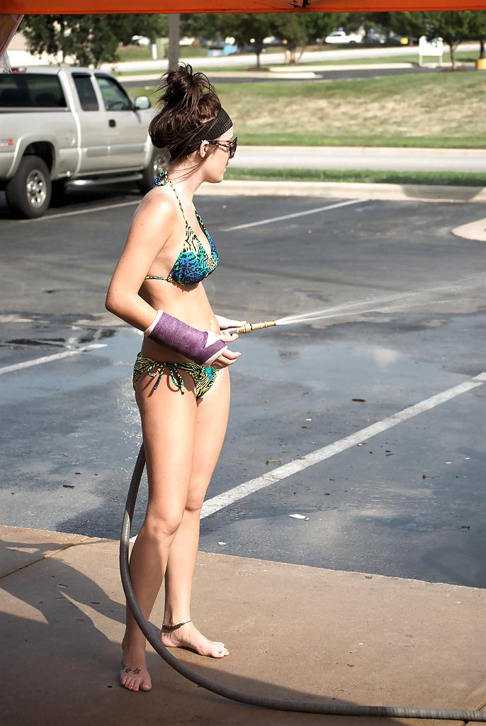 25P CAR Wash and Bikini Babes