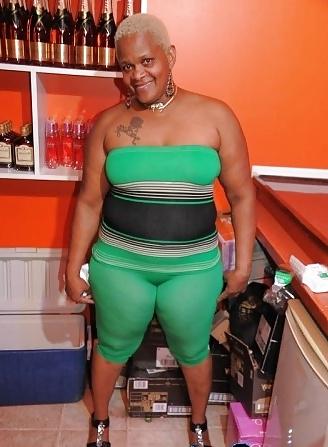 25P Fat Jamaican Pums in the club