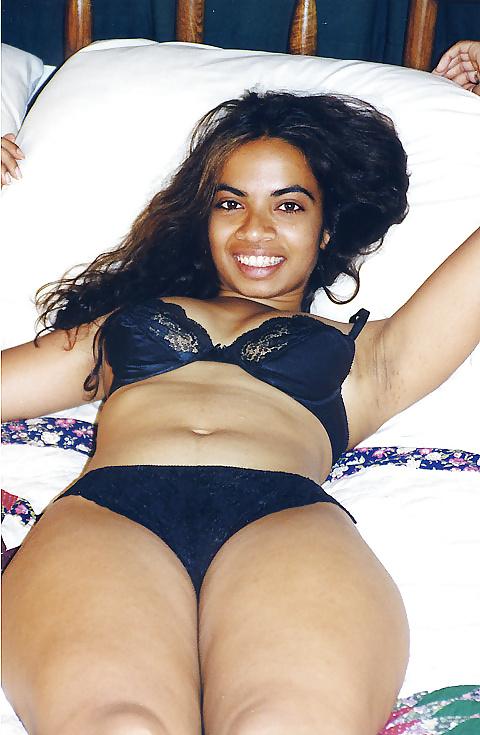 25P More Sexy Women in Bras & Panties (or not)