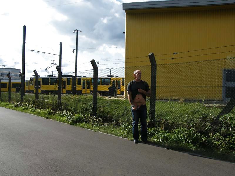 14P Berlin - fast ganz nackt - 02