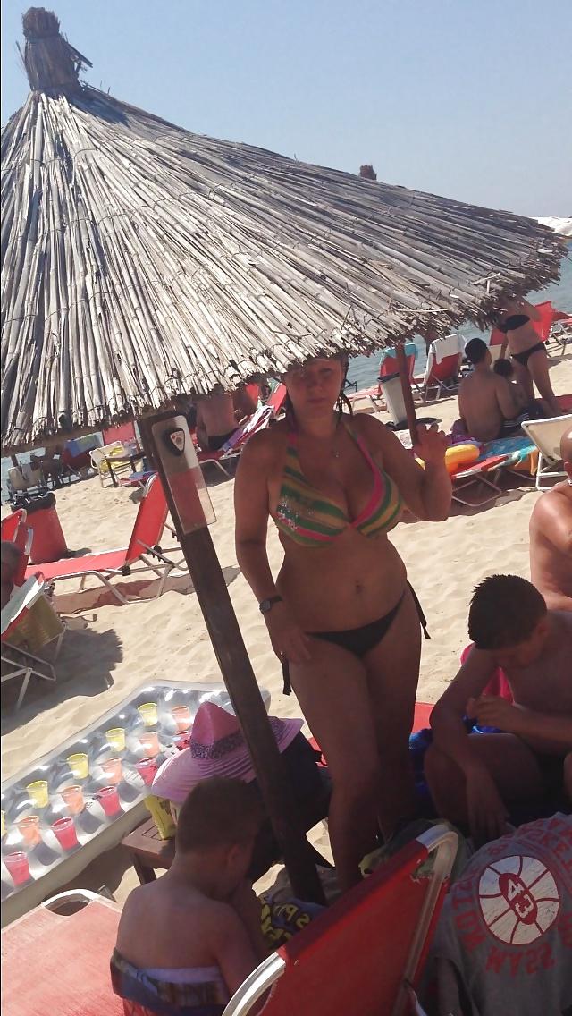 25P Candid Chubby Cleavage Mommy Bikini Slut