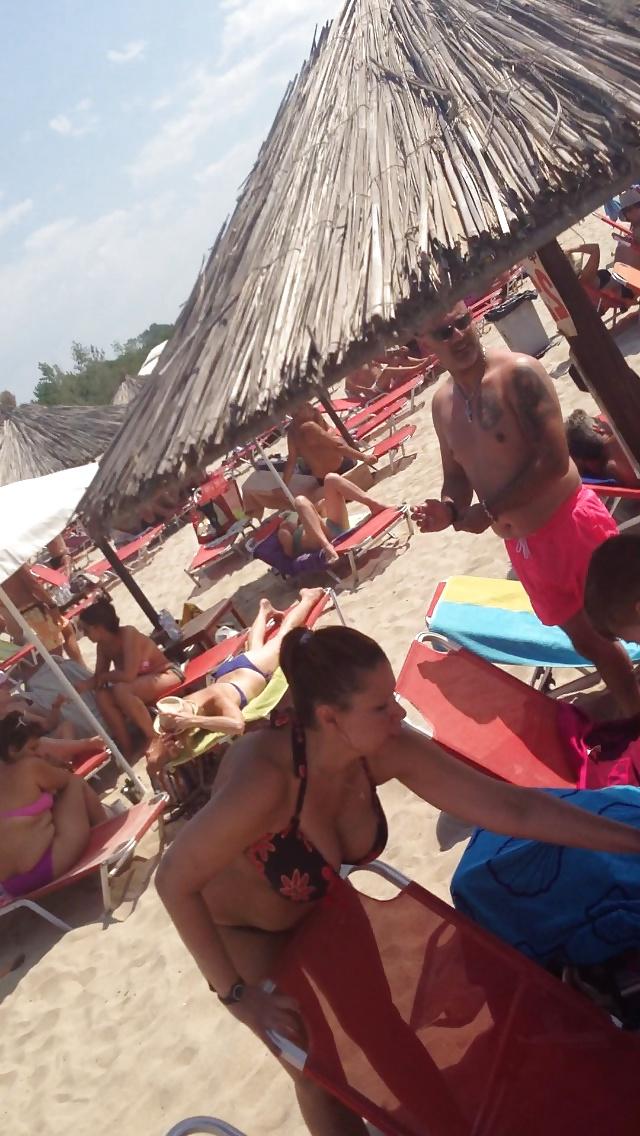 25P Candid Chubby Cleavage Mommy Bikini Slut