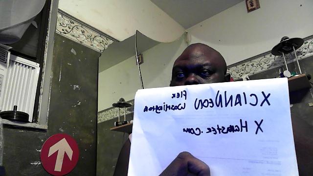 25P Ich spiele mit meiner Webcam und meinem Tanga Deep Throat
