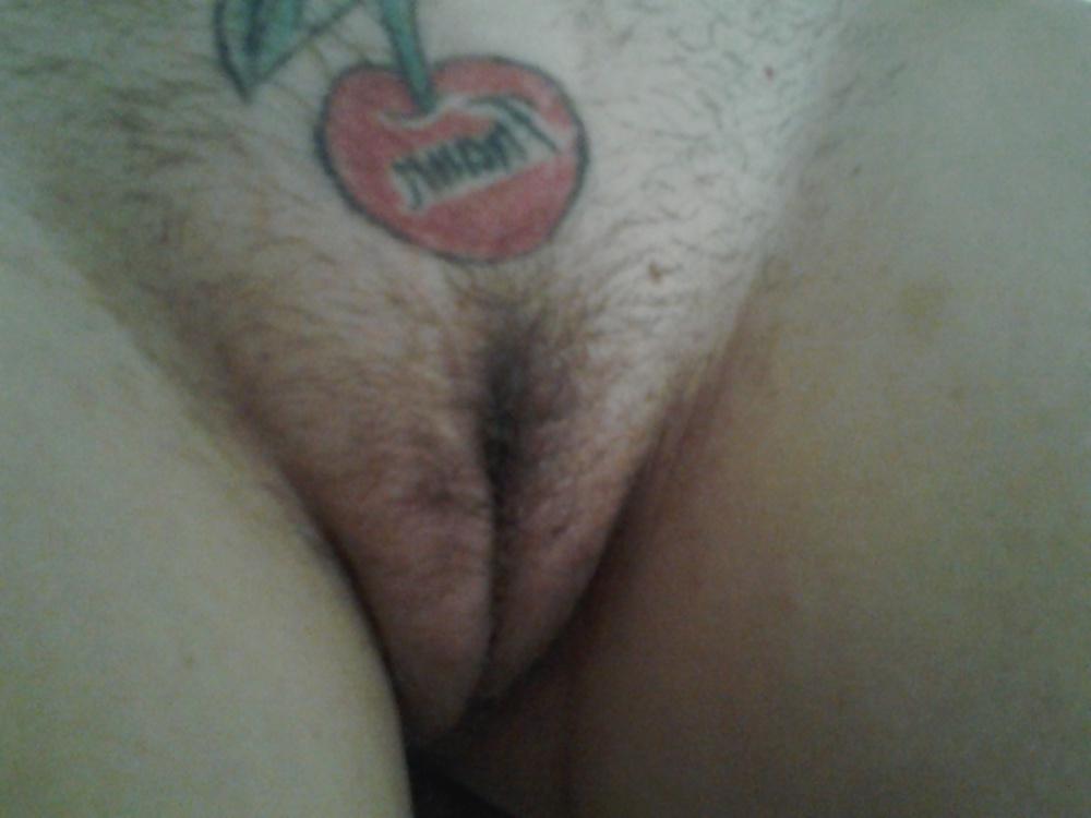 4P Camal Toe..My pussy loves long thick black cockss.