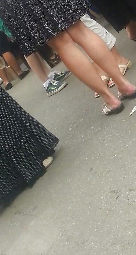 25P Spy old + young feet and legs romanian