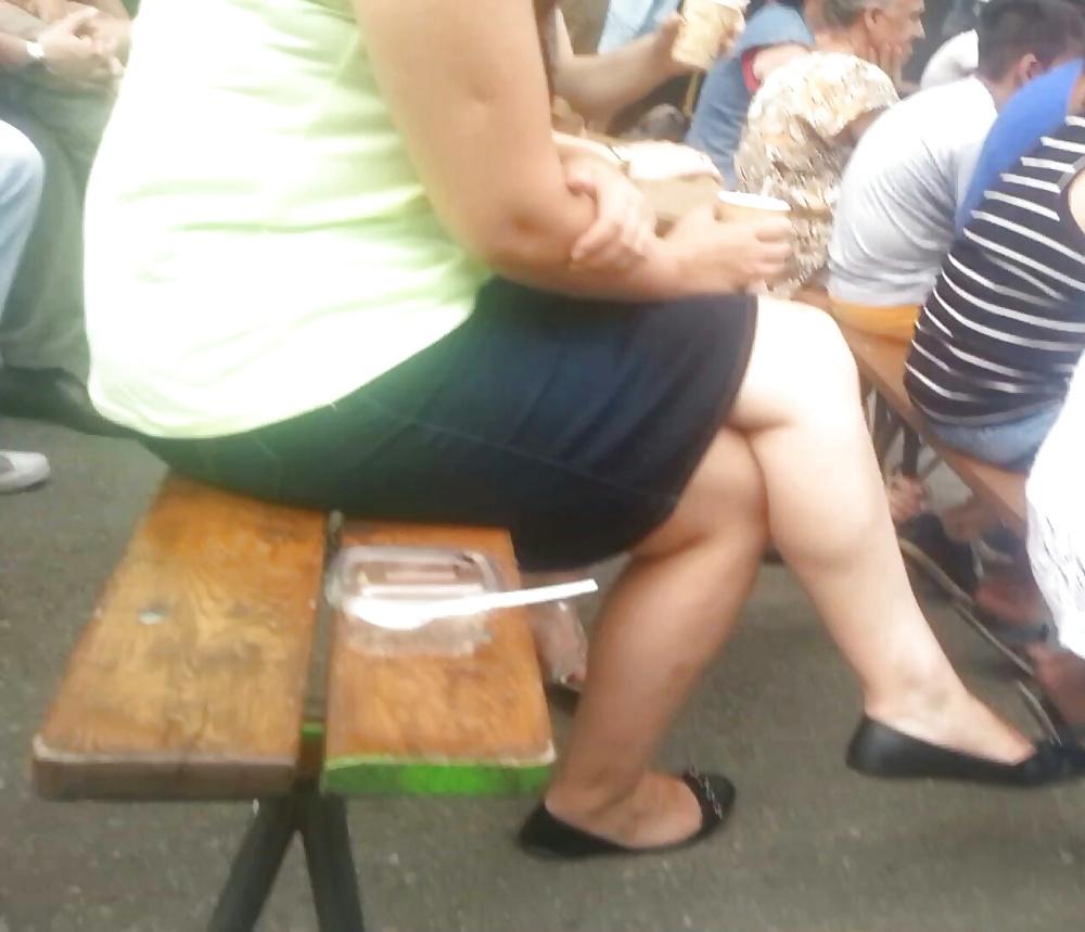 25P Spy old + young feet and legs romanian