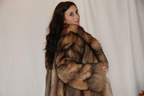 25P Girls in fur