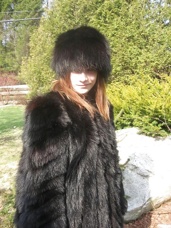 25P Girls in fur