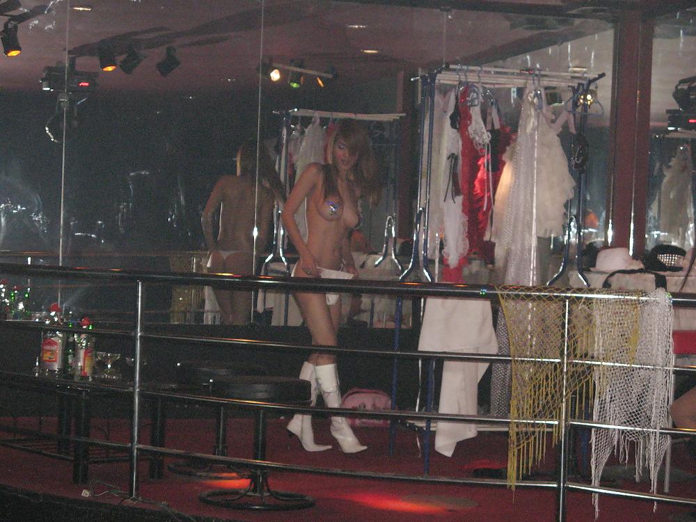 11P Thai Show Girls 4