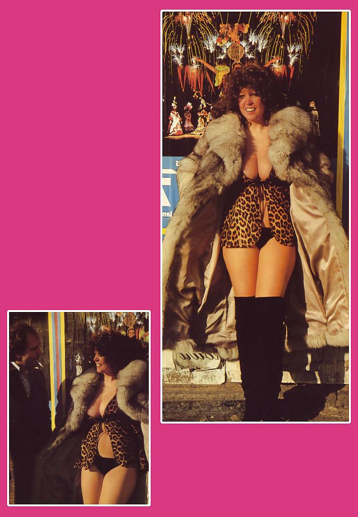 18P SH Retro Prostitute Milf In Fur And Crotchless