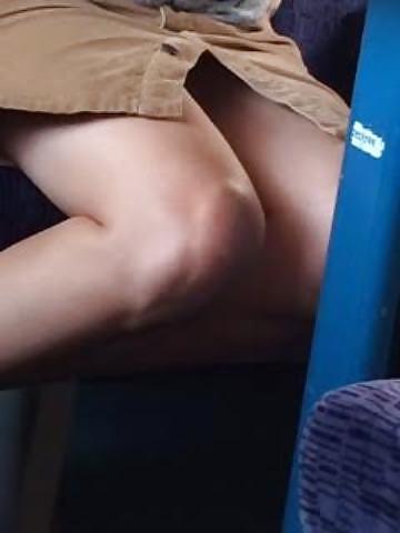 9P Candid blonde on train shows legs and upskirt