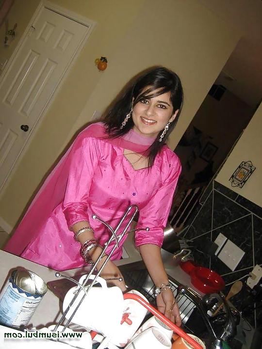 8P Paki sluts. Please cum over them.