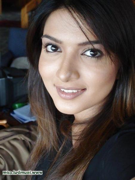 8P Paki sluts. Please cum over them.