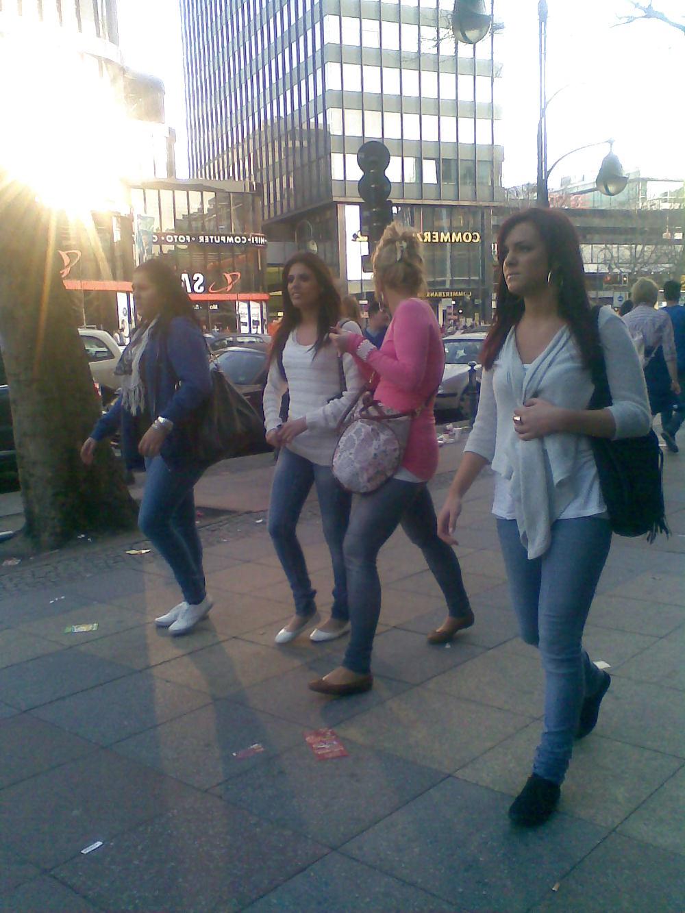 12P Berlin 02.04.11