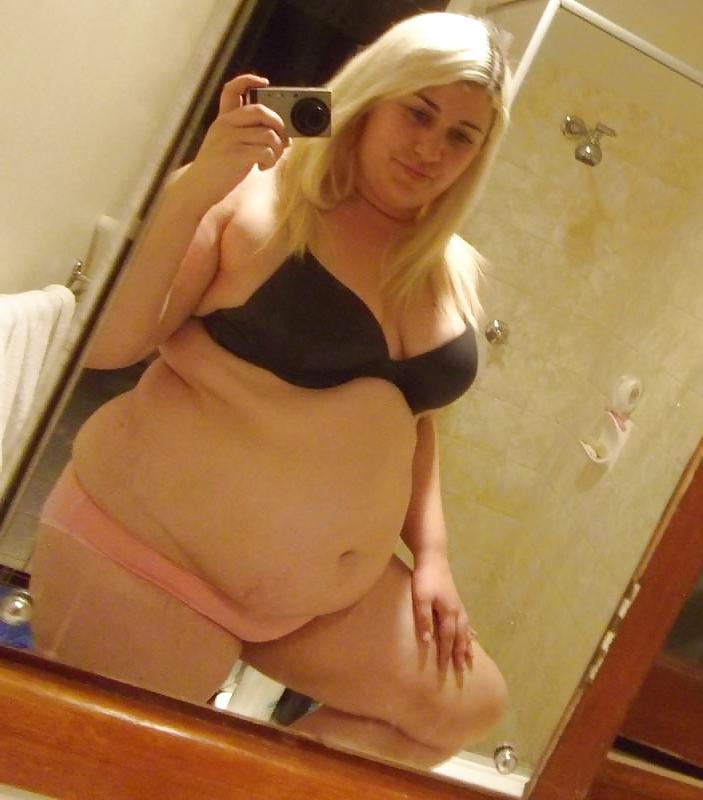 9P Blond with cute belly
