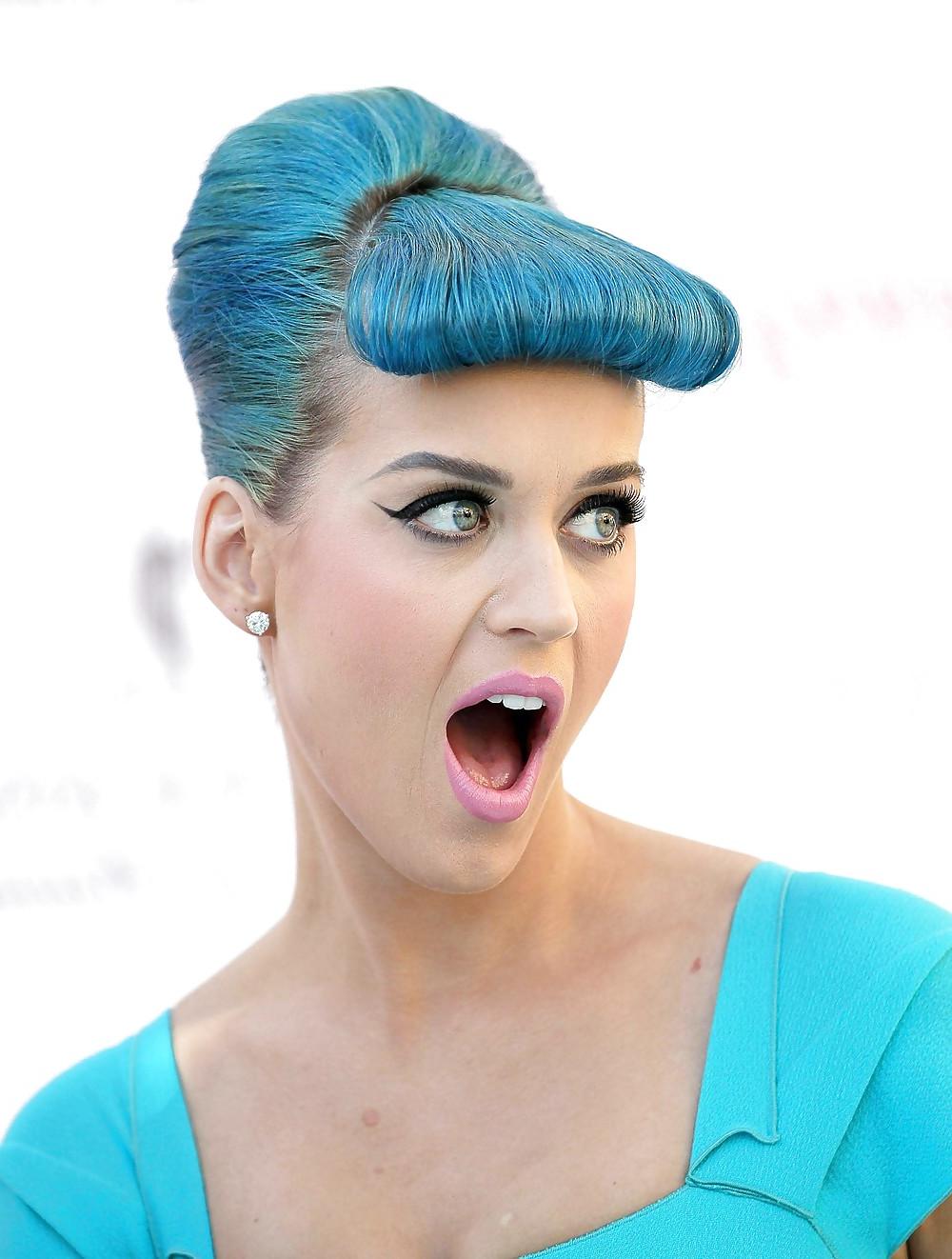 25P Yet more sexy celebs to wank over!