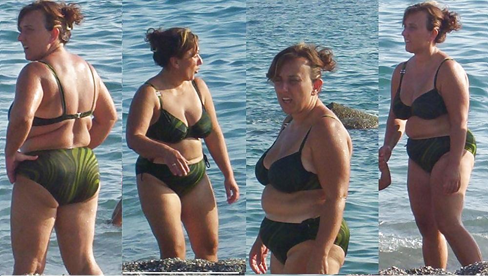 9P Candid Chubby Busty Beach Mom