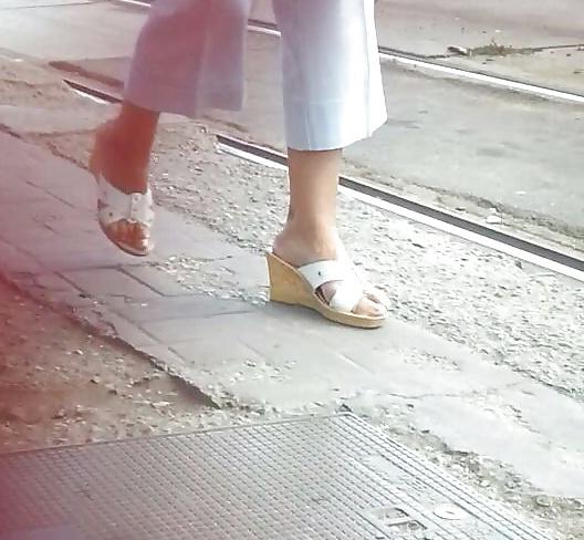 20P Spy old + young feet and legs romanian