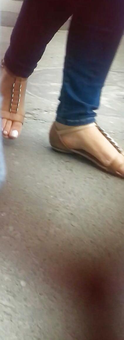 20P Spy old + young feet and legs romanian