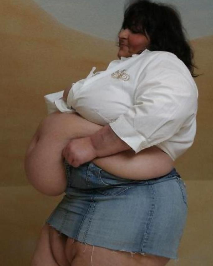 23P SSBBW belly pics 4