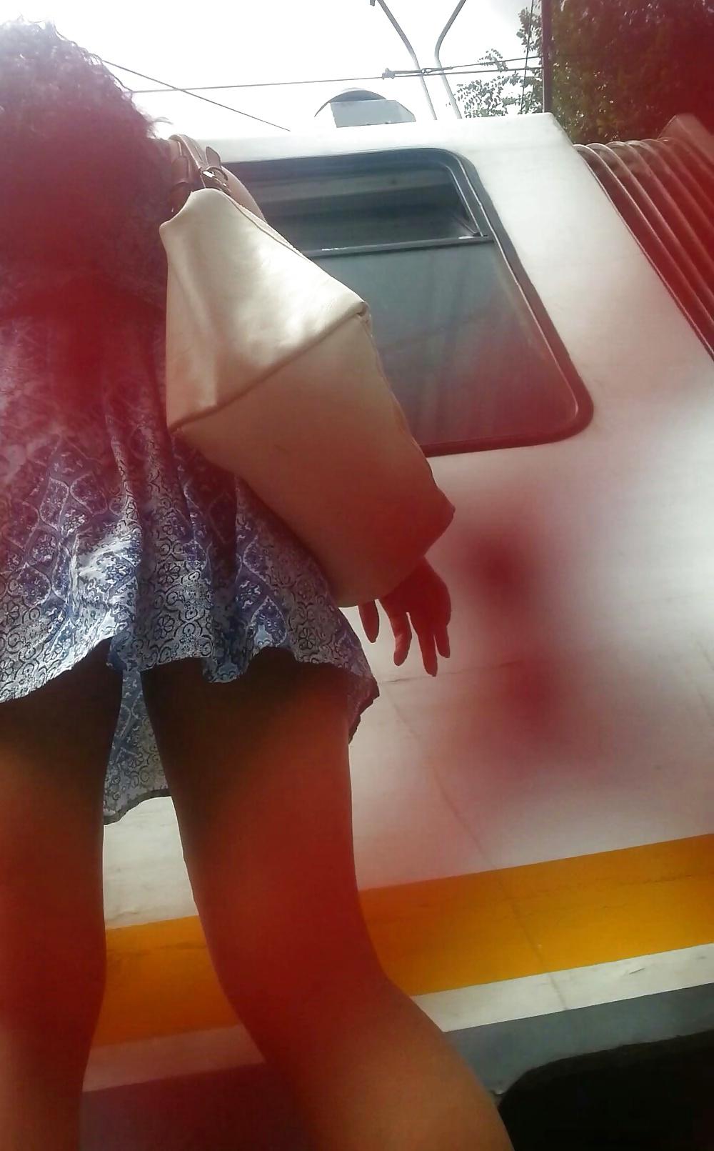 19P Spy sexy teens skirt romanian-aproape de apogeu