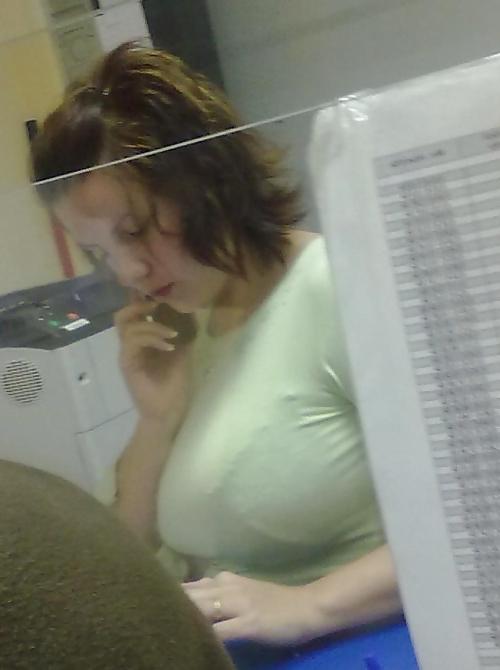 6P Huge Candid Tits at Work