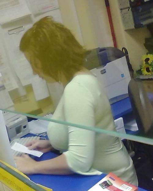 6P Huge Candid Tits at Work