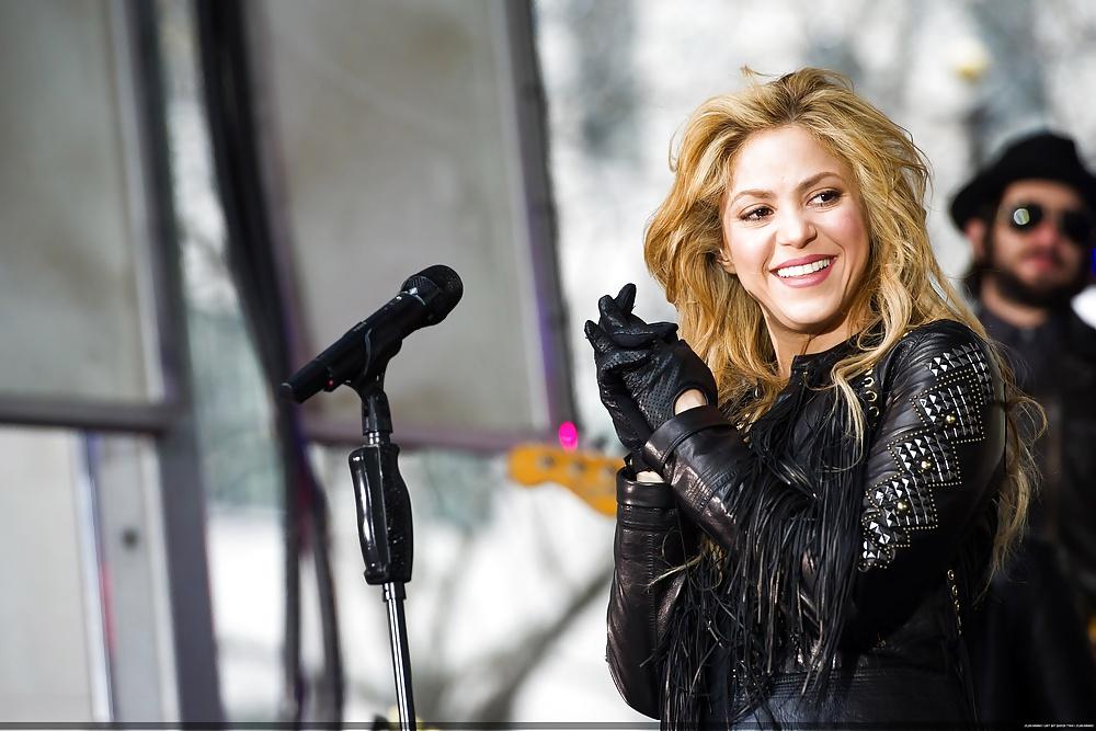 25P Shakira Today Show Sexy!!