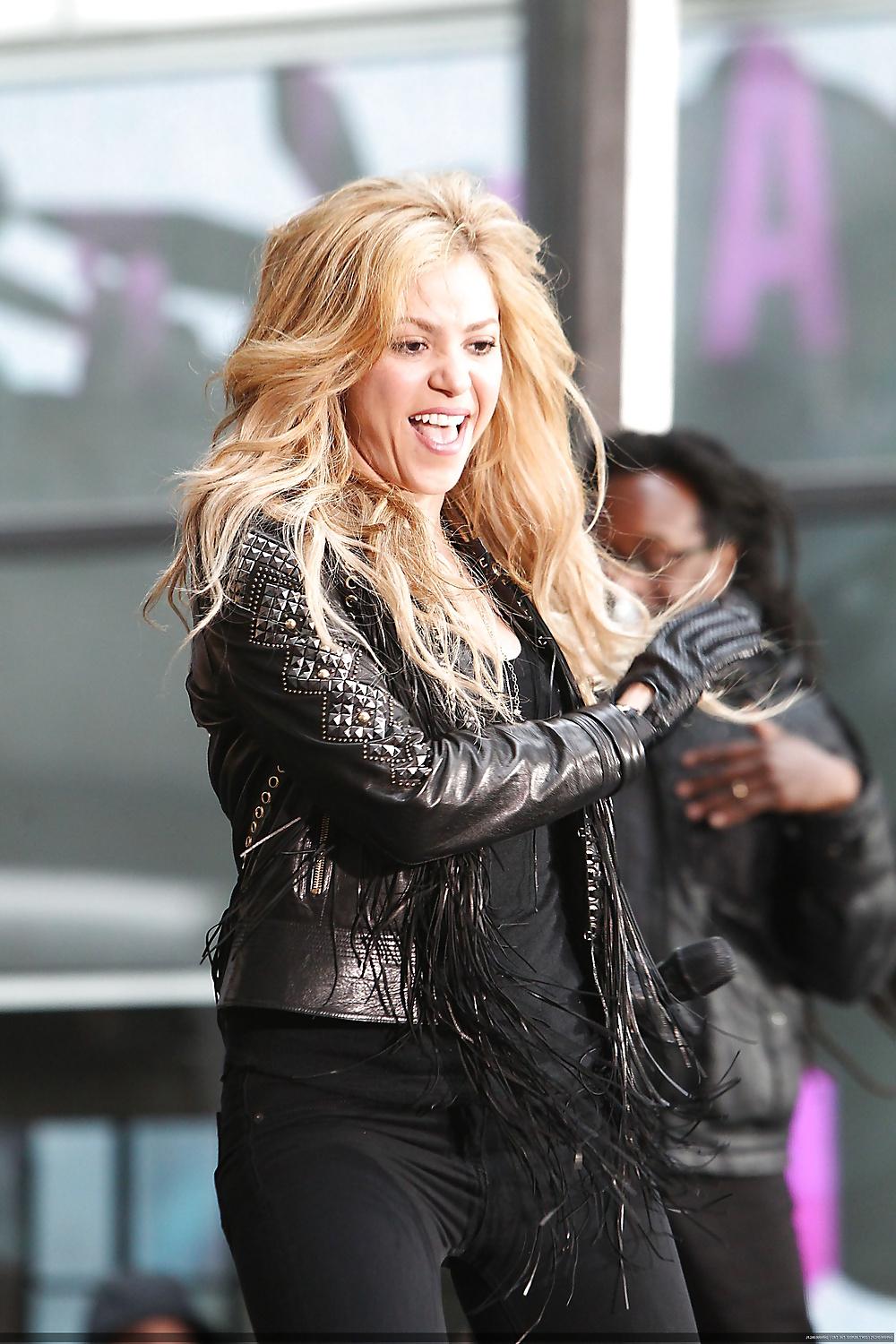 25P Shakira Today Show Sexy!!