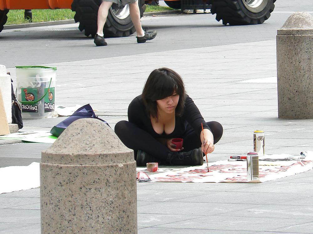 17P Candid downblouse