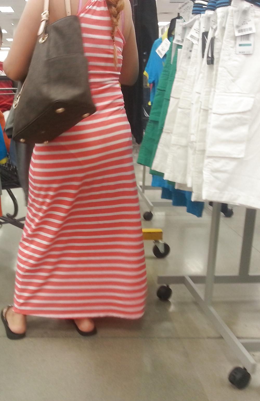 20P Sexy Mexican Panty Line Candids