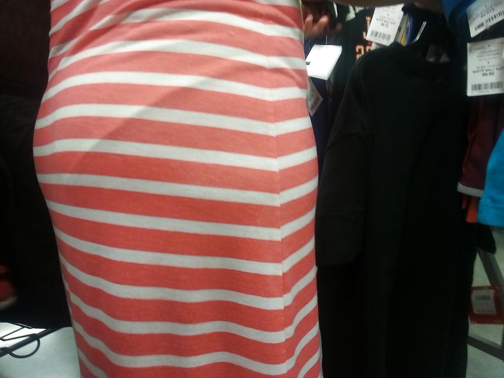 20P Sexy Mexican Panty Line Candids