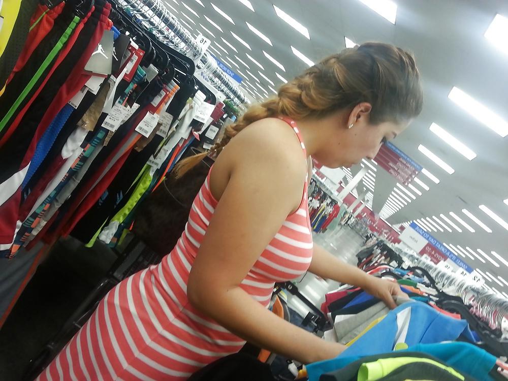 20P Sexy Mexican Panty Line Candids