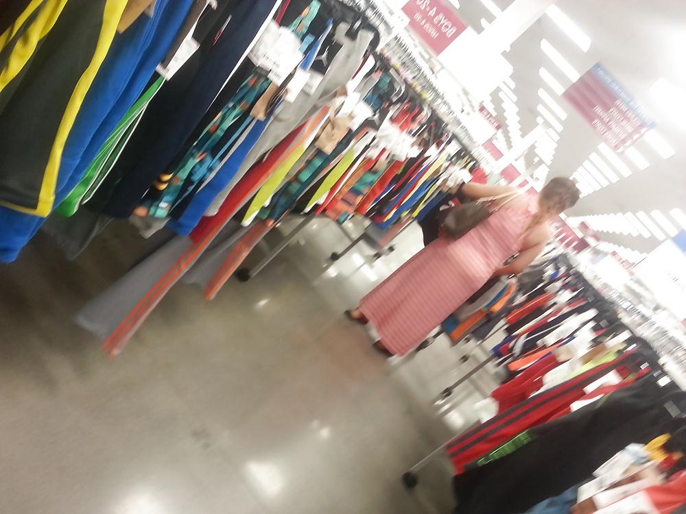 20P Sexy Mexican Panty Line Candids