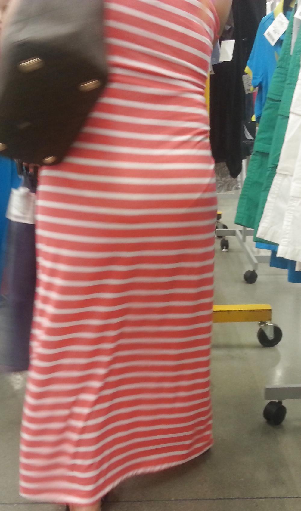 20P Sexy Mexican Panty Line Candids