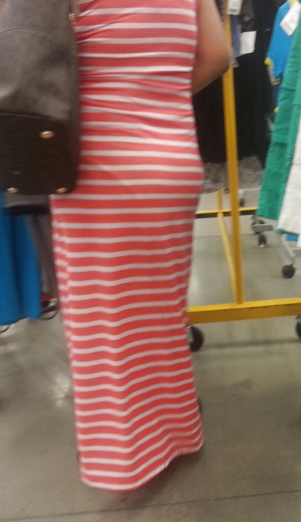 20P Sexy Mexican Panty Line Candids