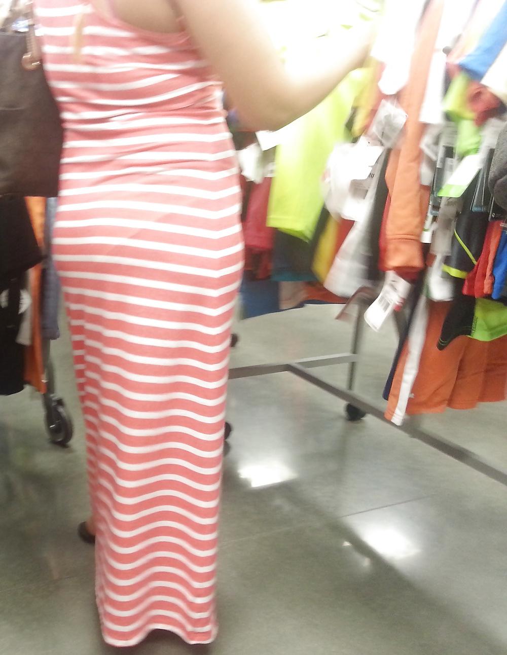 20P Sexy Mexican Panty Line Candids