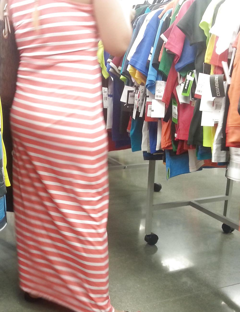 20P Sexy Mexican Panty Line Candids