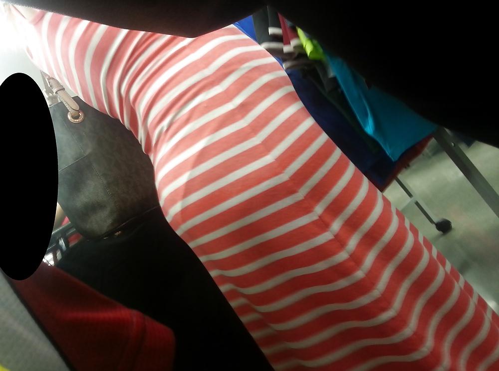 20P Sexy Mexican Panty Line Candids