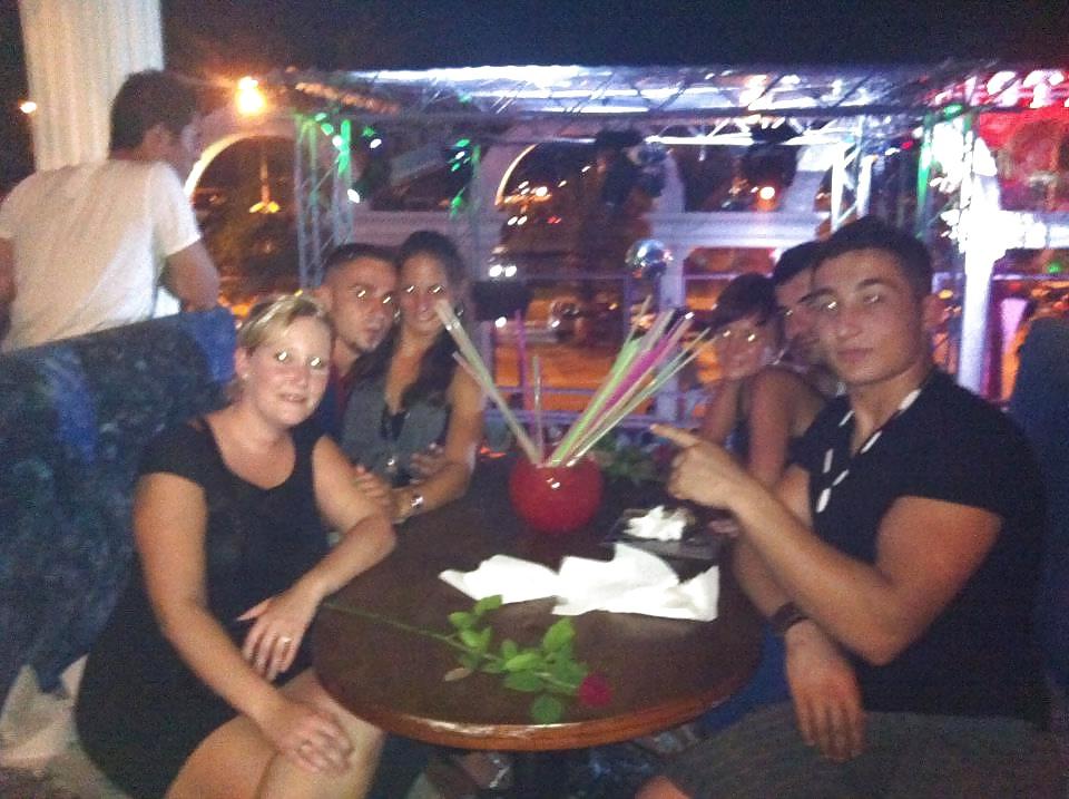 12P Teen Fotze Gruppenfick. Teen slut tricked into gang bang