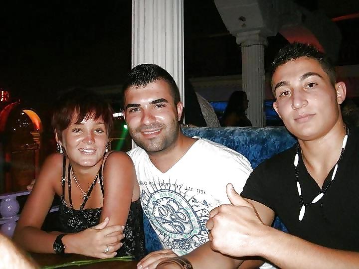 12P Teen Fotze Gruppenfick. Teen slut tricked into gang bang