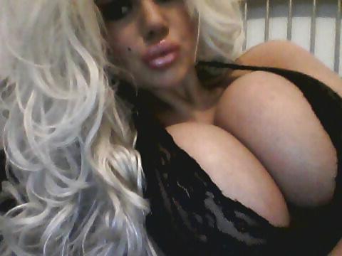 10P Perfect Porn Babe Candy Charms Makes Most Females Obsolete: 