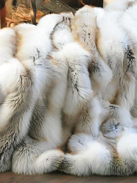 19P Fur Bed - pleasure on fur