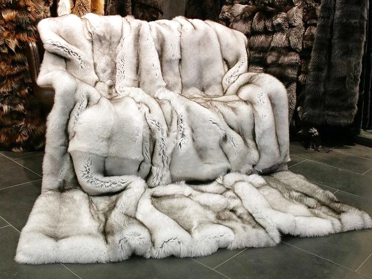 19P Fur Bed - pleasure on fur