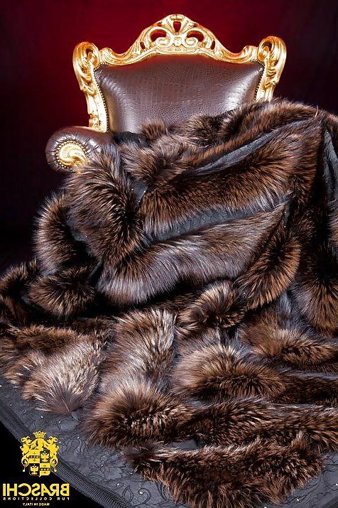19P Fur Bed - pleasure on fur